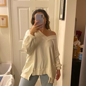 Off white oversized sweater with pockets